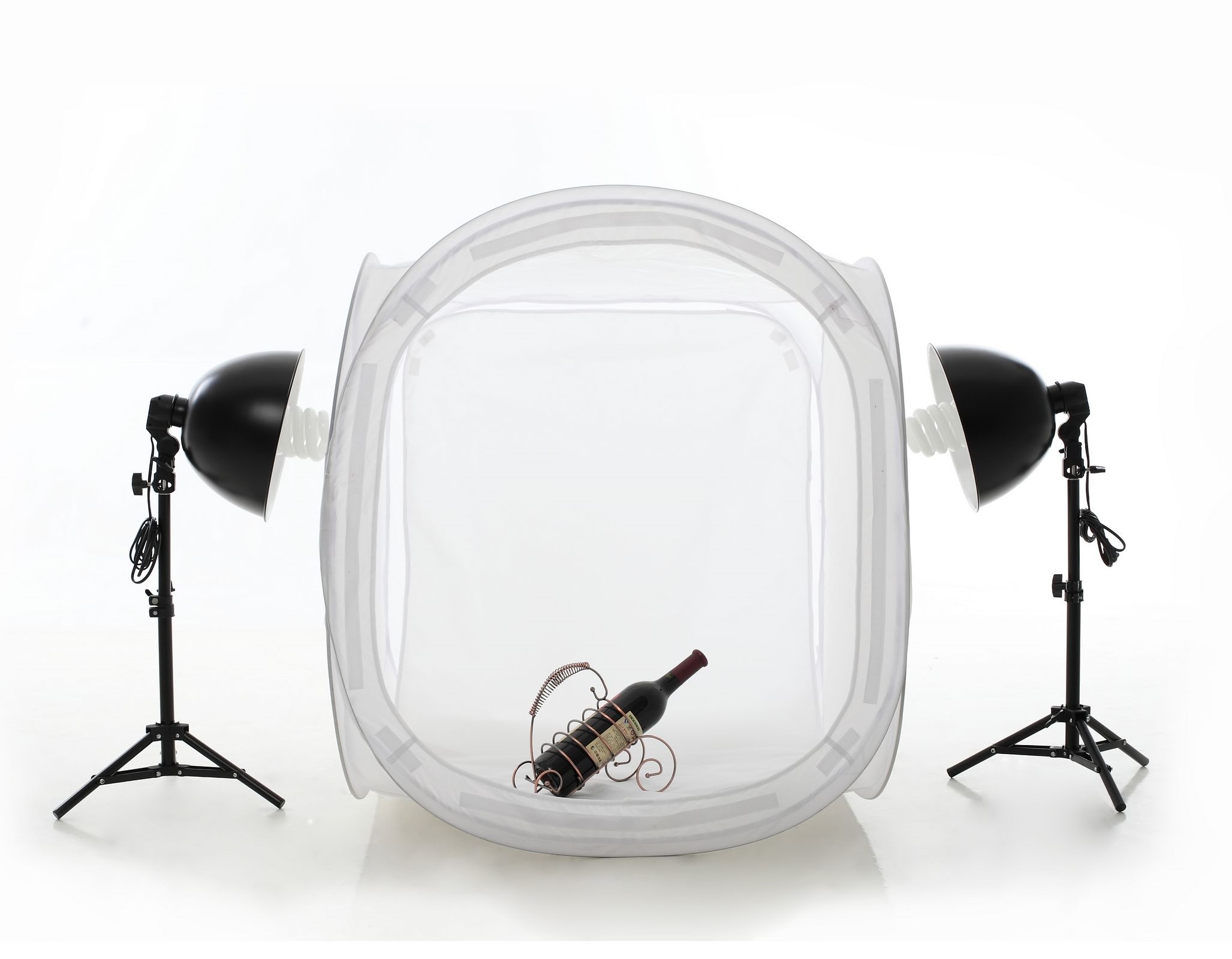 Una foto professionale, fatta con i giusti mezzi, non è assolutamente paragonabile ad una foto scattata con un cellulare. Vale la pena investire qualcosa di più per la fotografia, dato che l'aspetto esterno del sito è la prima cosa che colpisce l'utente.